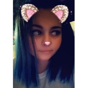 Meet your Posher, Emilee